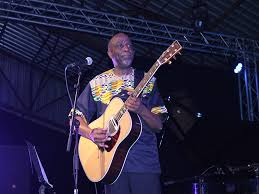 Ray Lema lors de sa prestation l’an dernier au JazzKif, (le 4 juin 2016) Ray Lema lors de sa prestation l’an dernier au JazzKif, (le 4 juin 2016)