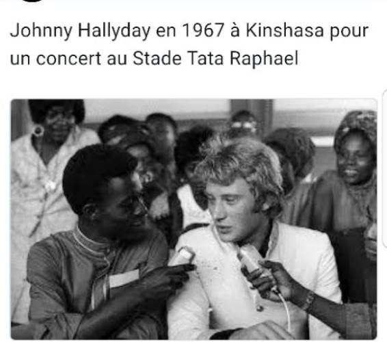 Le jeune Johnny Halliday interviewé par deux journalistes zaïrois