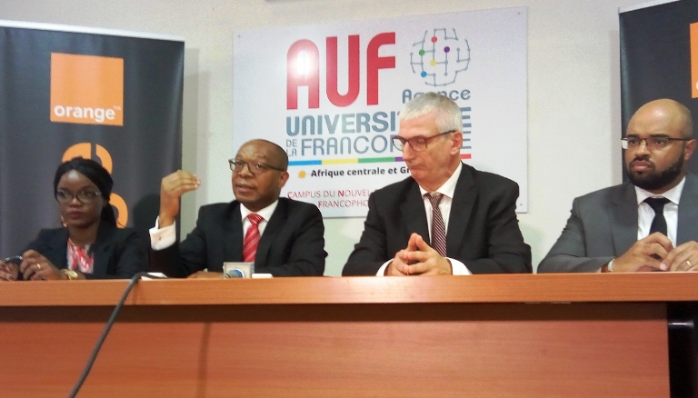 De gauche à Droite E. Bamowongo, A. Ondoua, Denis Banlier, directeur général adjoint d’Orange –RDC et Steve Lusinde secrétaire général d’Orange -RDC  (Photo adiac)