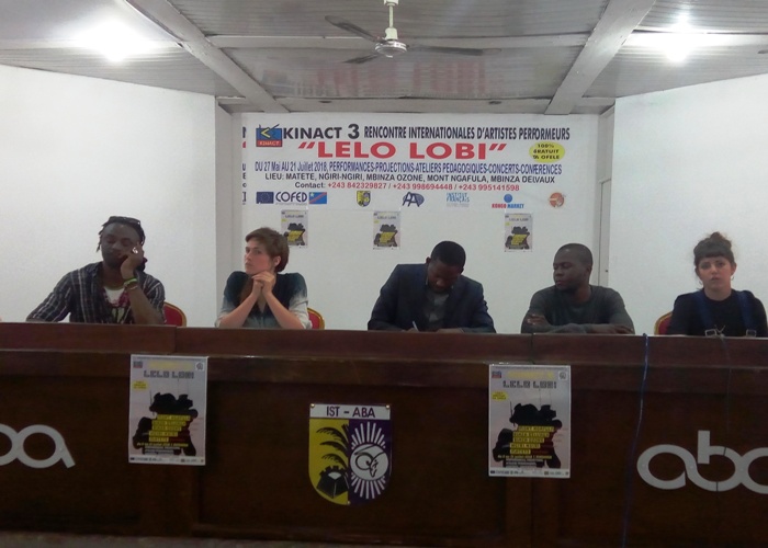 Le panel d'artistes présentant Kin Act 3 à la conférence de presse Le panel d'artistes présentant Kin Act 3 à la conférence de presse