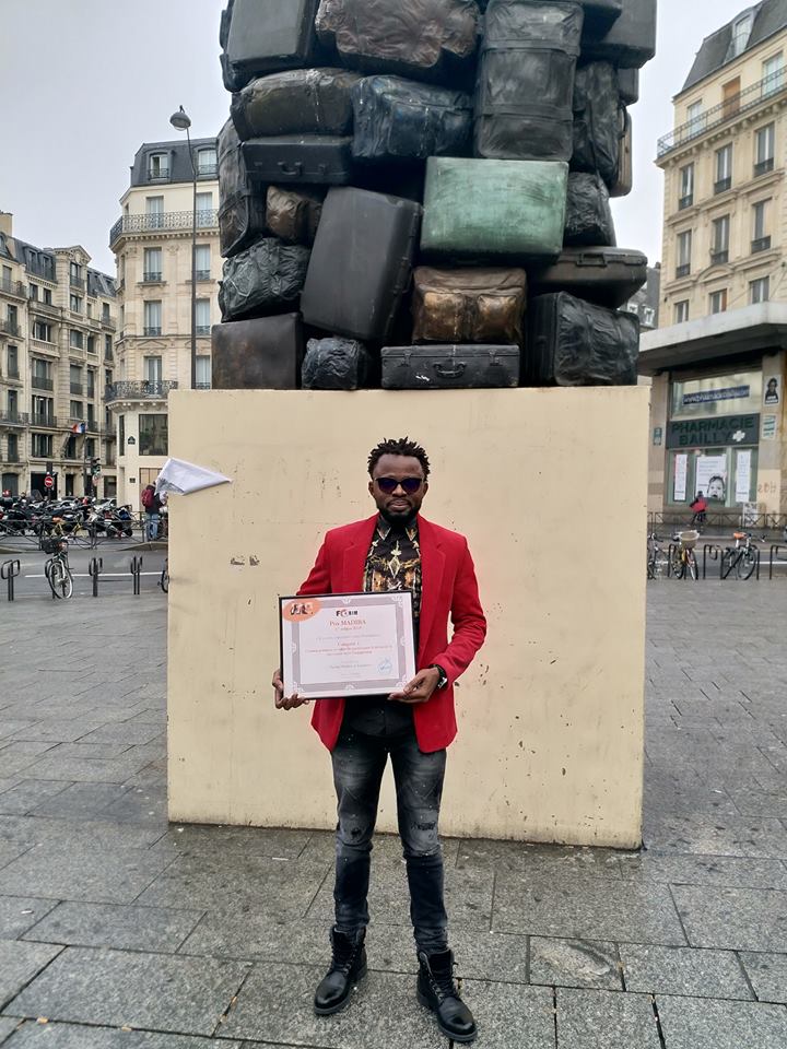 Christian Bena Toko présentant le Prix Madiba Christian Bena Toko présentant le Prix Madiba