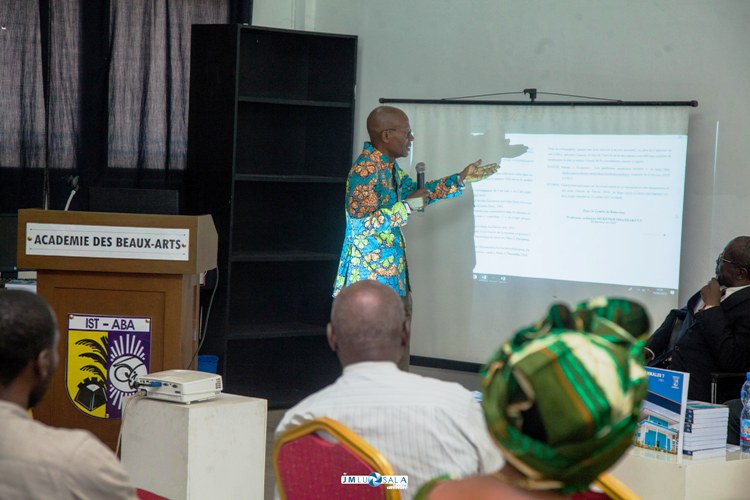 Le Pr Mukendji Mbandakulu énonçant le « Protocole de rédaction » (Photo JM Lusala)