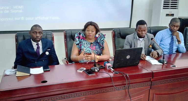 Lydia Nsambayi et les principaux partenaires de KMM 4 (Adiac)