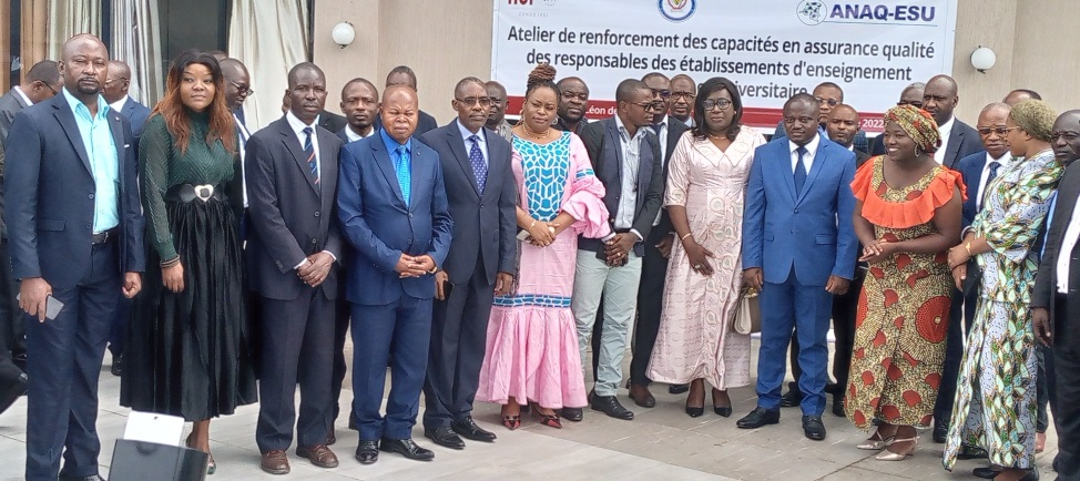 Photo de famille de quelques participants à l’atelier de renforcement des capacités des responsables de l’ESU (Adiac)