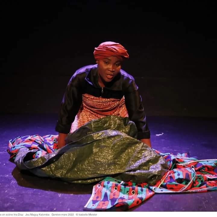 1 : Maguy Kalomba dans Bongolatrices sur les planches du Théâtricul / DR