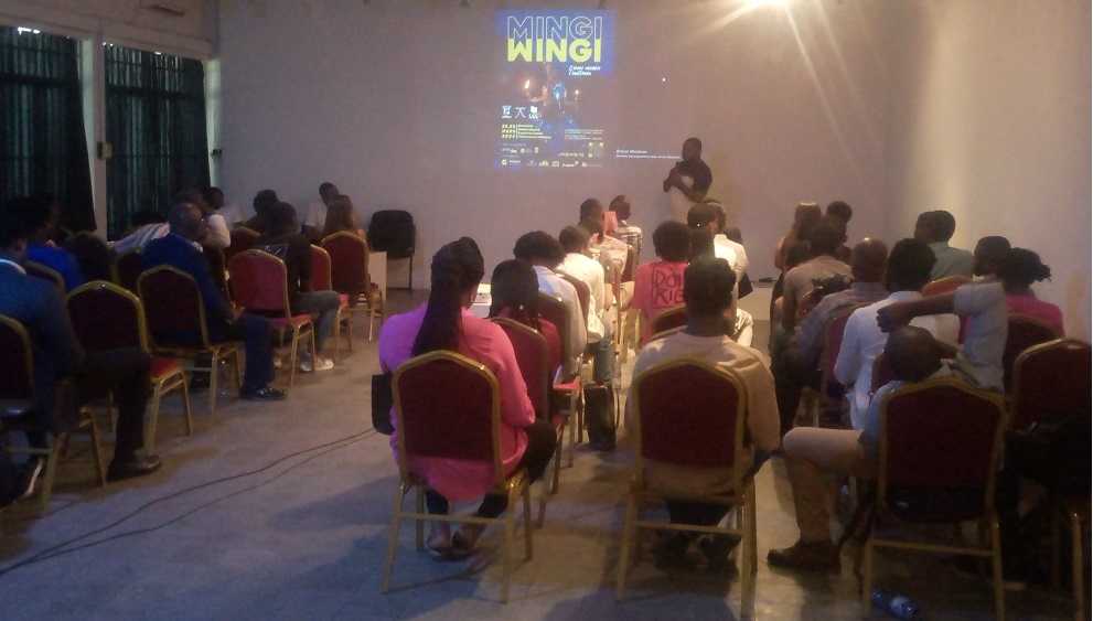 1 : Une vue globale de la salle à la clôture de Mingi Wingi/ Adiac
