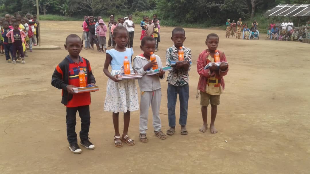Ecole de Gandzié- photo des cinq lauréats de l'année scolaire 2018-2019