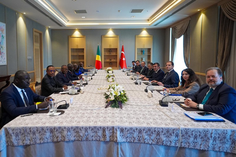 Séance de travail entre représentants turques et congolais au complexe présidentiel de Turquie Séance de travail entre représentants turques et congolais au complexe présidentiel de Turquie