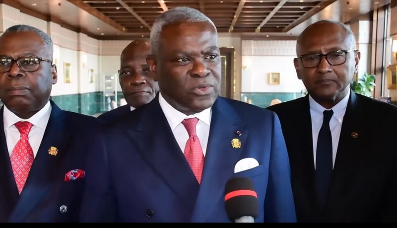 Le Premier ministre Anatole Collinet Makosso et l'équipe de campagne au poste de Directeur général de l'Unesco en Turquie