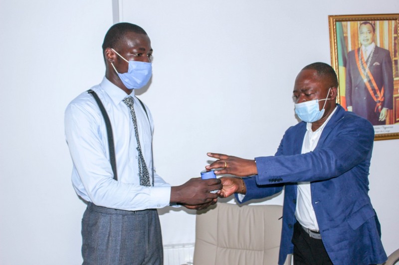 Gédéon Lekouere, président de l’AESCT lors de la présentation du Bureau Exécutif à Clément Ngoyi, Consul du Congo en Tunisie 