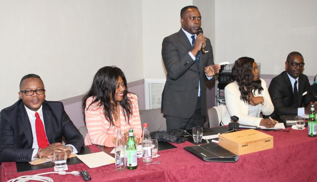 Réunion de l'APC à l'hôtel Concorde Montparnasse lors de la rencontre avec les Congolais de l'étranger