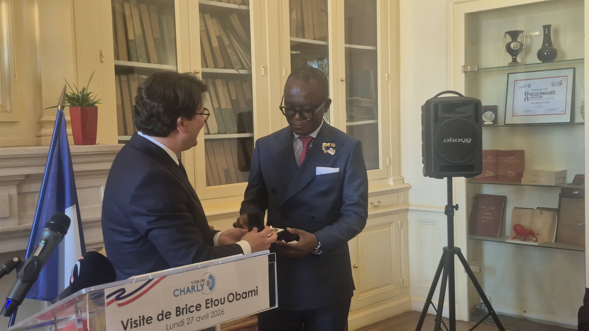 Brice Voltaire Etou Obami élevé au rang du citoyen d'honneur de la ville de Charly