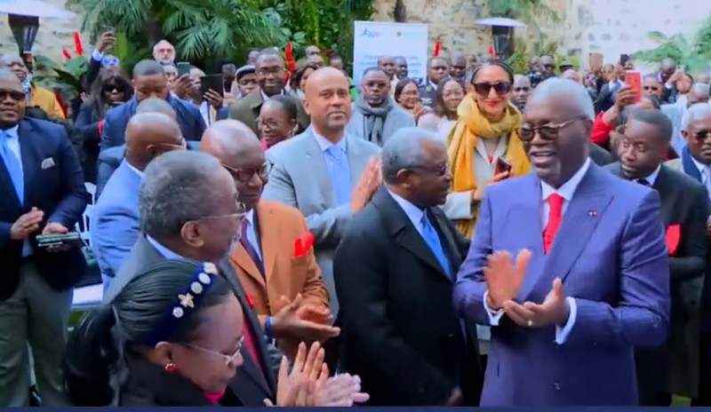 Capture d'écran -séquence de l'ambiance lors de l'inauguration du bureau de liaison ACPE Paris
