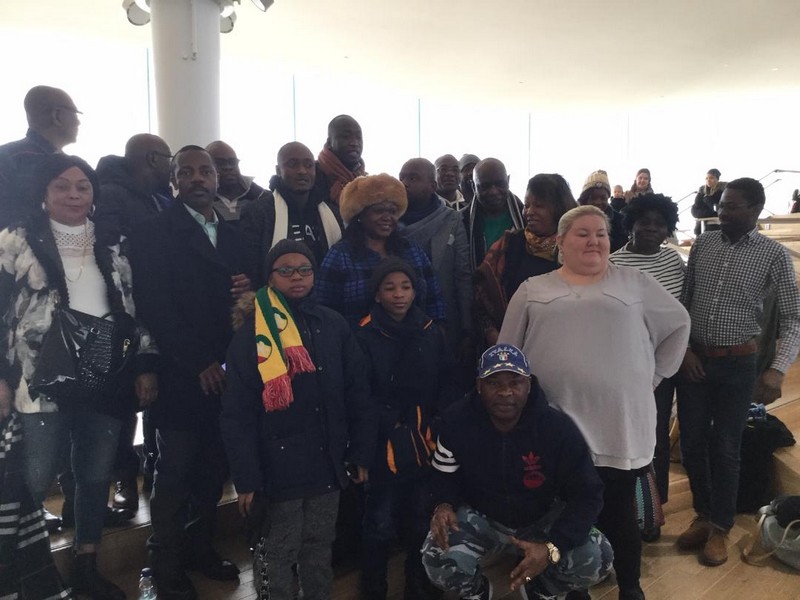 Photo de groupe délégation Caravane des Voix de la Diaspora à bord du bateau Viking-Line entre la Suède et la Finlande