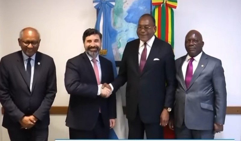 Délégation congolaise campagne-Unesco conduite par le ministre d'Etat Pierre Mabiala en Amérique latine