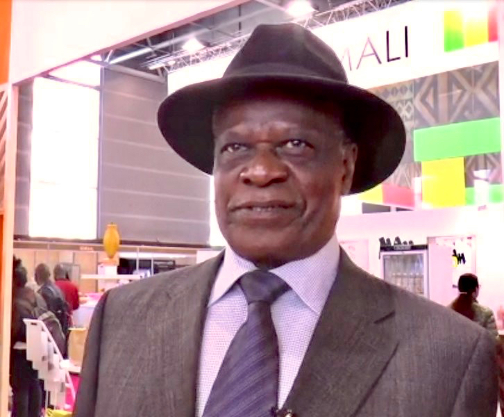 Henri Djombo, ministre d'État, ministre de l'Agriculture, de l'Élevage et de la Pêche, invité par son homologue français au 56ème salon de l'agriculture de Paris