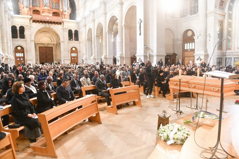 Henri Lopes -Vue partielle de l'assistance lors de la messe à l'église Saint-François Xavier à Paris, mardi 14 novembre 2023