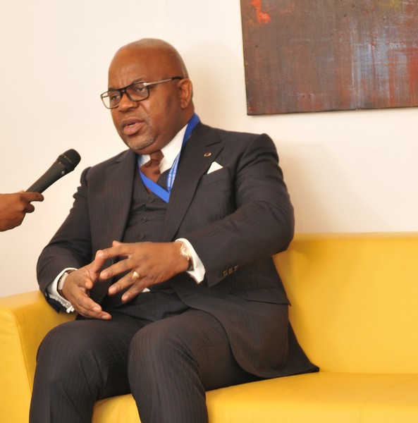 Le ministre de l’enseignement supérieur Bruno Jean Richard Itoua répondant aux journalistes 