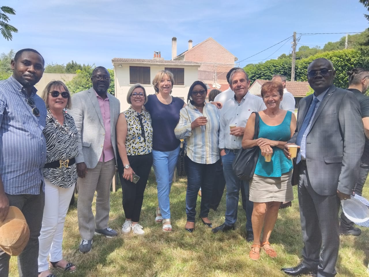 Délégation congolaise de Pokola en compagnie du maire de la ville du Mée-sur-Seine, juin 2025