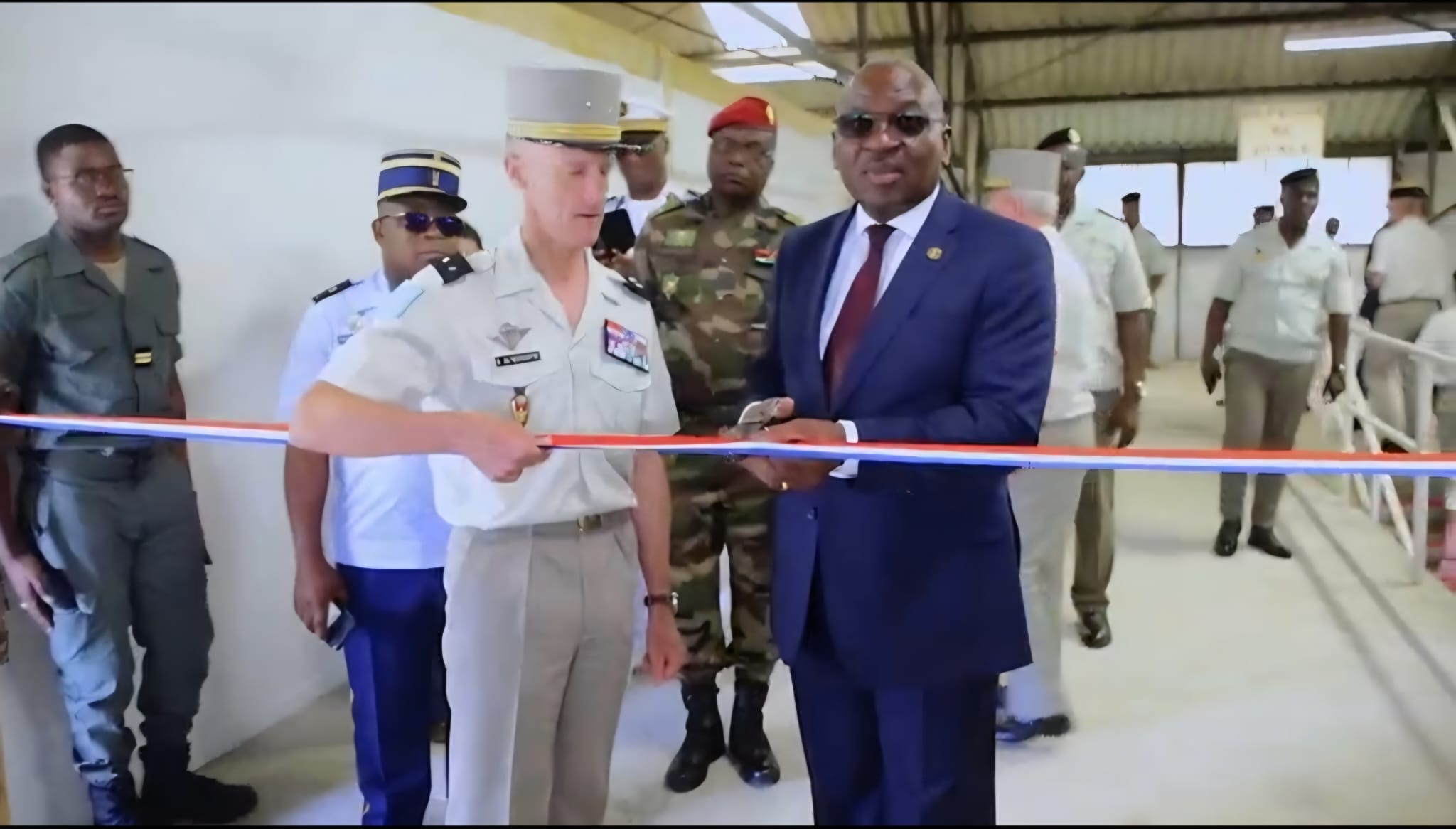 Participation du Ministre conseiller Armand Rémy Balloud-Tabawé à la cérémonie militaire à Thorée-les-Pins