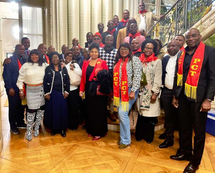 Photo de groupe à l'issue de la Conférence Pct-Europe du dimanche 23 mars à Paris Photo de groupe à l'issue de la Conférence Pct-Europe du dimanche 23 mars à Paris