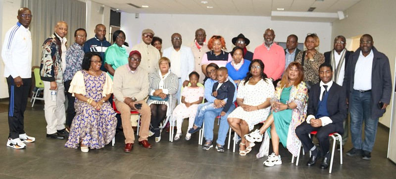 Photo de groupe à l’issue de l’association Amis et Ressortissants du district de Zanaga du samedi 6 avril 2024, Noisy-le-Grand, France