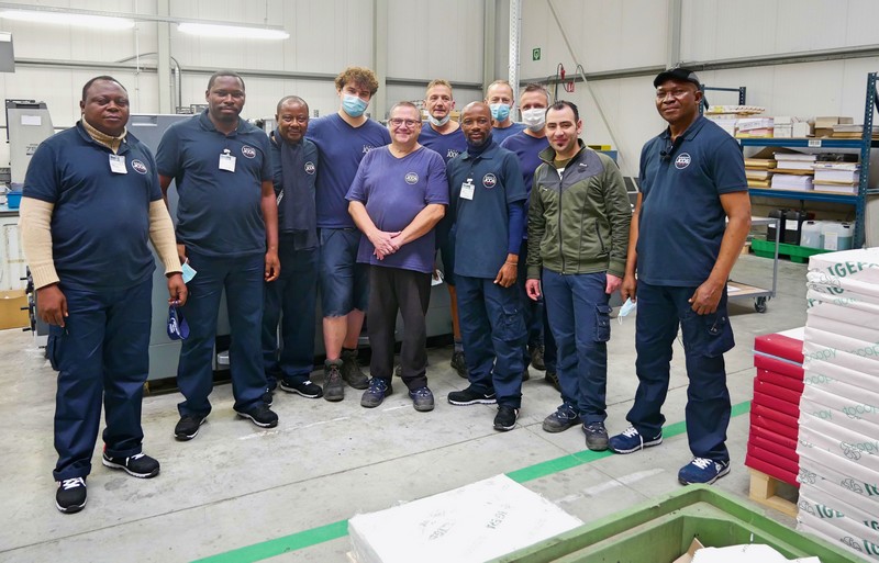 Photo de groupe de stagiaires congolais de SENAPI à  Turnhout, en Belgique, pour une formation intensive