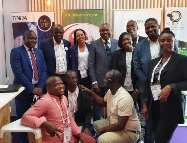Photo de groupe sur le stand M32 Pratic- Osiane Vivatech 2022, Paris Porte de Versailles