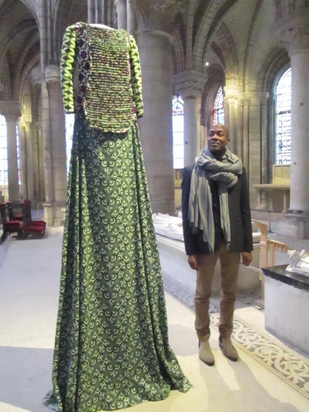 Robe en wax de différents verts, plastron triocoté avec du ruban de chutes de wax