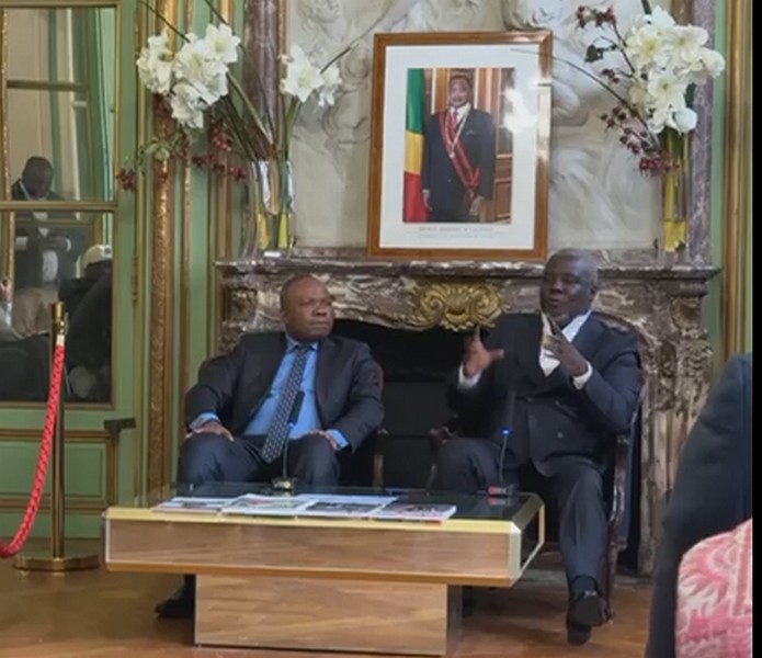 Séquence lors de l'intervention de Digne Elvis Tsalissan Okombi à l'ambassade de la république du Congo à Paris
