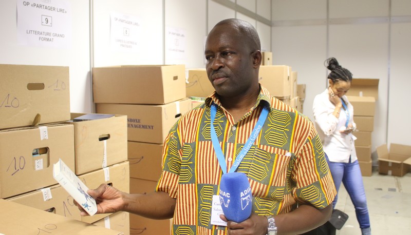 SIL Genève 2018 collecte de livres Amadou Ndiaye de la délégation sénégalaise