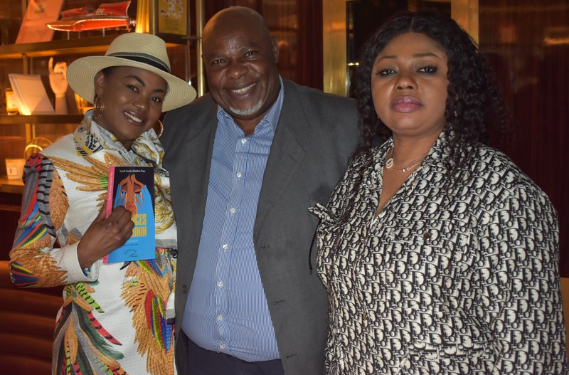 Taurelle Saoula Madior Fall à l'issue de la séance de dédicace au Dugstore Champs Elysées Paris, le vendredi 18 mars 2022