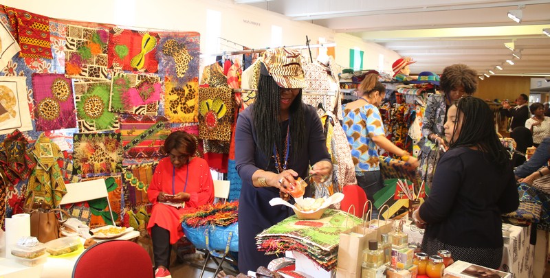 Unesco-Semaine Africaine Motsé Akanati mettant en valeur les produits alimentaires de Gervais Loembe