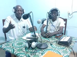 Vue partielle du studio de la radio communautaire de Mindouli